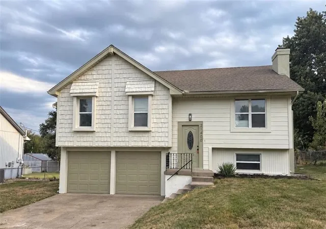 Photo 1 of Single family home for sale at 21400 W 181st Terrace, Olathe, KS 66062 | MLS# 2641546 | Listing updated on 2026-09-29