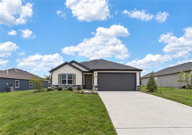 Photo 2 of Single family home for sale at 7908 Se 5th Street, Blue Springs, MO 64014 | MLS# 2641550 | Listing updated on 2026-10-03