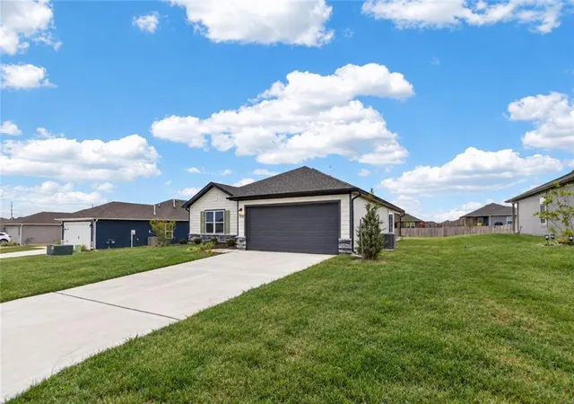 Photo 3 of Single family home for sale at 7908 Se 5th Street, Blue Springs, MO 64014 | MLS# 2641550 | Listing updated on 2026-10-03