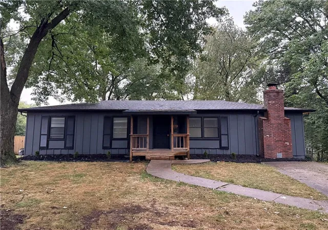 Photo 2 of Sale Pending at 6102 Earnshaw St, Shawnee, KS 66216 | MLS# 2641559 | Listing updated on 2026-09-24
