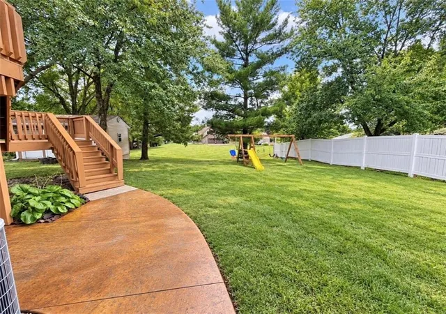 Photo 3 of Single family home for sale at 824 S Dunn St, Maryville, MO 64468 | MLS# 2641560 | Listing updated on 2026-09-26