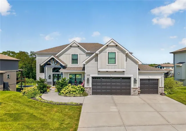 Photo 1 of Single family home for sale at 14670 Thousand Oaks Pl, Kansas City, MO 64152 | MLS# 2641581 | Listing updated on 2026-09-19