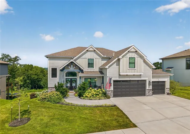 Photo 3 of Single family home for sale at 14670 Thousand Oaks Pl, Kansas City, MO 64152 | MLS# 2641581 | Listing updated on 2026-09-19