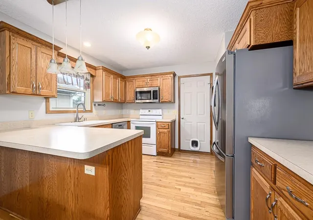 Photo 4 of Sale Pending at 4045 SE 23rd Terrace, Tecumseh, KS 66542 | MLS# 2641588 | Listing updated on 2026-09-29