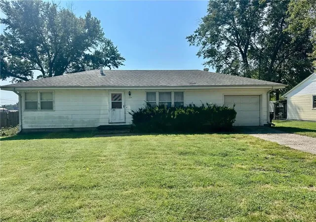 Photo 1 of Single family home for sale at 104 Meadow Ln, Warrensburg, MO 64093 | MLS# 2641589 | Listing updated on 2026-09-19