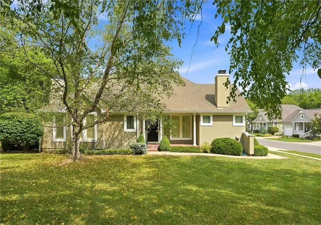 Photo 1 of Single family home for sale at 12440 Long St, Overland Park, KS 66213 | MLS# 2641596 | Listing updated on 2026-09-21