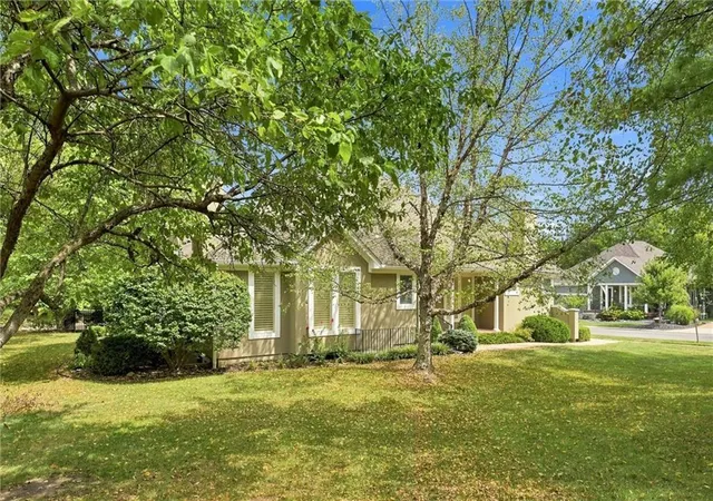 Photo 3 of Single family home for sale at 12440 Long St, Overland Park, KS 66213 | MLS# 2641596 | Listing updated on 2026-09-21