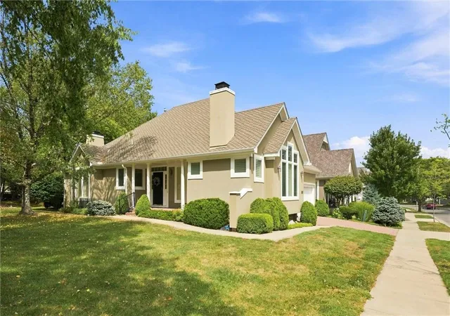 Photo 3 of House for sale at 12440 Long St, Overland Park, KS 66213 | MLS# 2641596 | Listing updated on 2026-09-21