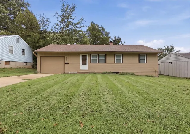 Single family home for sale at 2309 S Crescent Ave, Independence, MO 64052 | MLS# 2641605