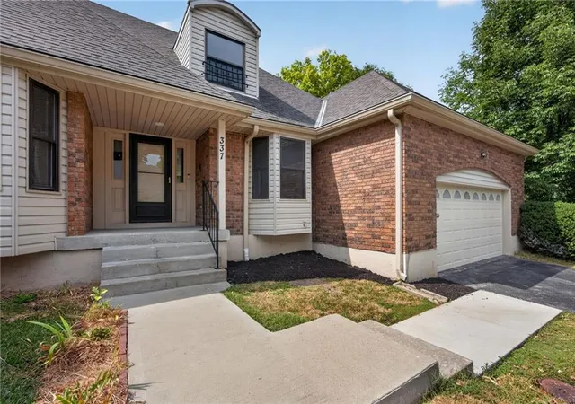 Photo 2 of Condo for sale at 337 E Partridge Ave, Independence, MO 64055 | MLS# 2641608 | Listing updated on 2026-09-16