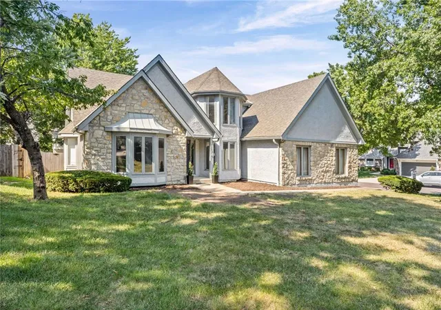 Photo 2 of Single family home for sale at 10546 Westgate St, Lenexa, KS 66215 | MLS# 2641610 | Listing updated on 2026-09-22