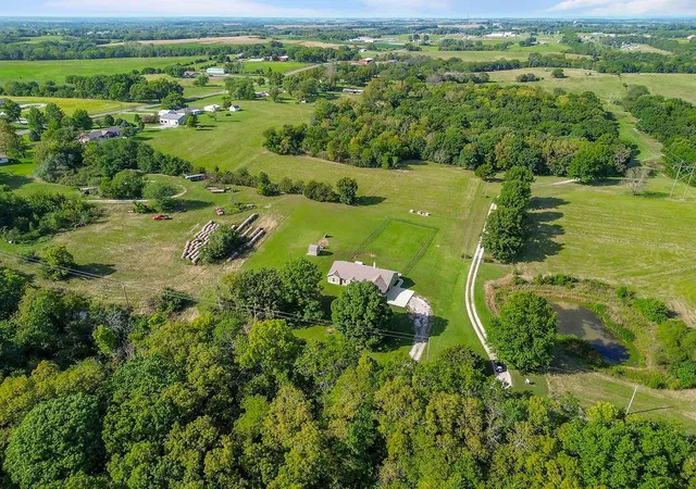 Photo 1 of Single family home for sale at 20562 Turner Rd, Leavenworth, KS 66048 | MLS# 2641611 | Listing updated on 2026-09-19