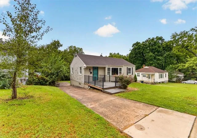 Photo 2 of Single family home for sale at 809 E 83rd Street, Kansas City, MO 64131 | MLS# 2641612 | Listing updated on 2026-09-13