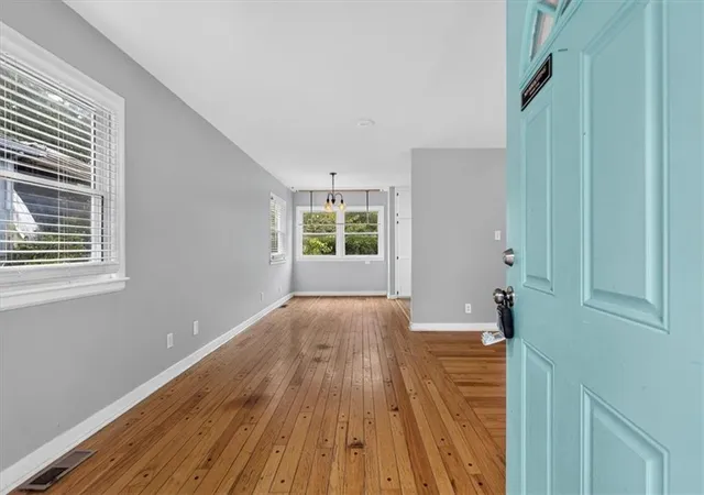 Photo 4 of Single family home for sale at 809 E 83rd Street, Kansas City, MO 64131 | MLS# 2641612 | Listing updated on 2026-09-13