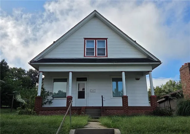 Photo 1 of Single family home for sale at 3510 Seneca St, Saint Joseph, MO 64507 | MLS# 2641613 | Listing updated on 2026-09-12
