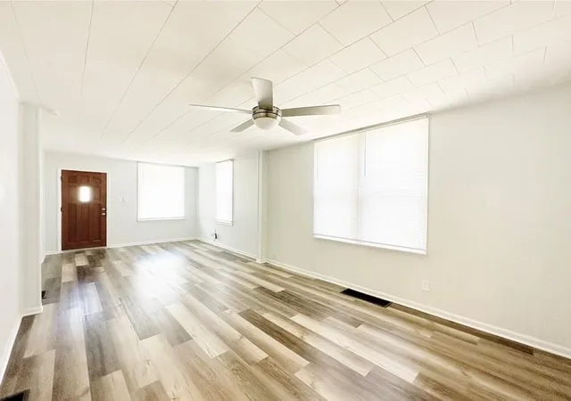 Photo 3 of Single family home for sale at 3510 Seneca St, Saint Joseph, MO 64507 | MLS# 2641613 | Listing updated on 2026-09-12