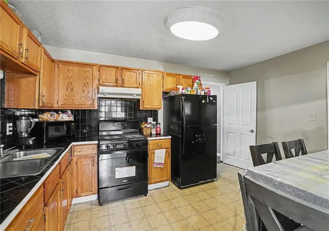 Photo 4 of Single family home for sale at 4522 Walker Ave, Kansas City, KS 66102 | MLS# 2641620 | Listing updated on 2026-09-17