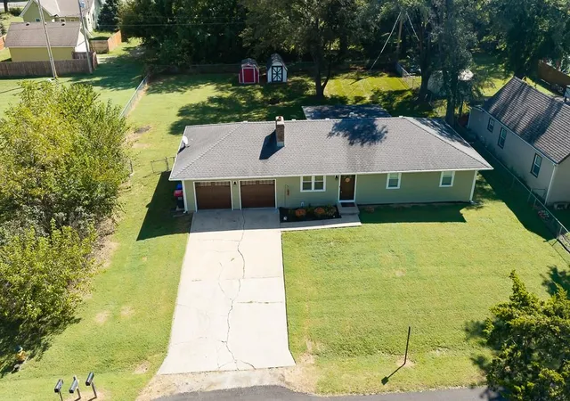 Photo 2 of Single family home for sale at 2951 N 155th Terrace, Basehor, KS 66007 | MLS# 2641624 | Listing updated on 2026-09-26