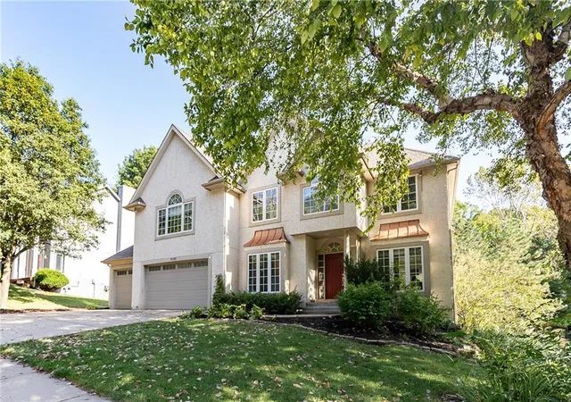 Photo 2 of Single family home for sale at 10121 Nw River Hills Dr, Kansas City, MO 64152 | MLS# 2641633 | Listing updated on 2026-09-27