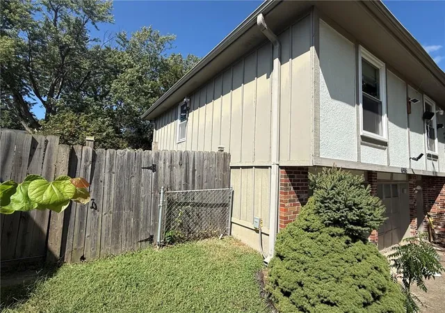 Photo 3 of Single family home for sale at 6316 Alden St, Shawnee, KS 66216 | MLS# 2641635 | Listing updated on 2026-09-16