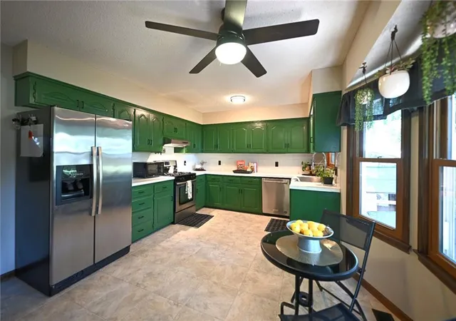Photo 1 of Sale Pending at 5527 Westgate St, Shawnee, KS 66216 | MLS# 2641637 | Listing updated on 2026-09-28