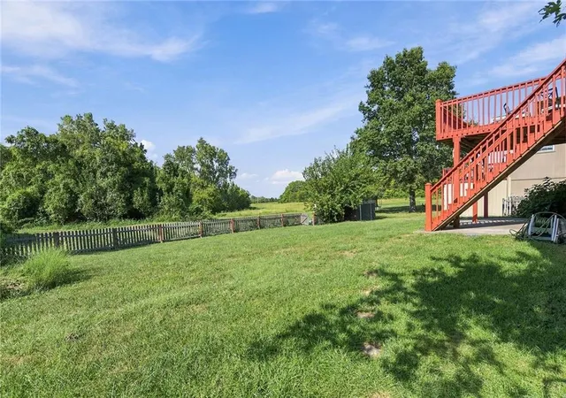 Photo 3 of Single family home for sale at 1520 Se 11th Street, Lees Summit, MO 64081 | MLS# 2641640 | Listing updated on 2026-09-17