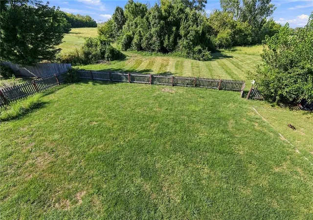 Photo 3 of Single family home for sale at 1520 SE 11th Street, Lees Summit, MO 64081 | MLS# 2641640 | Listing updated on 2026-09-17