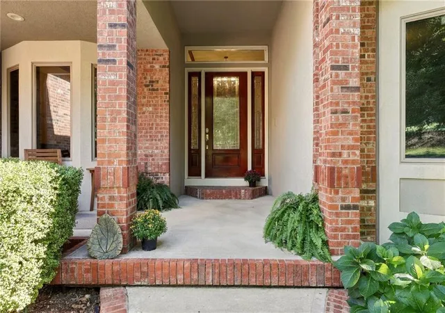 Photo 3 of Sale Pending at 8615 Nw Baker Rd Cir, Kansas City, MO 64153 | MLS# 2641652 | Listing updated on 2026-10-04