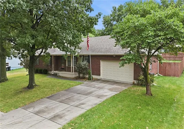 Photo 1 of Single family home for sale at 2622 Mohican Ave, Independence, MO 64057 | MLS# 2641656 | Listing updated on 2026-10-08