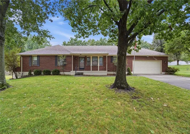 Photo 3 of Single family home for sale at 2622 Mohican Ave, Independence, MO 64057 | MLS# 2641656 | Listing updated on 2026-10-08