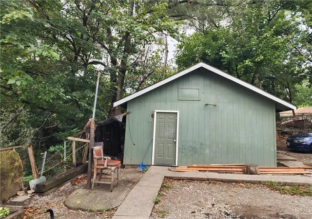 Photo 4 of Single family home for sale at 60 S 18th Street, Kansas City, KS 66102 | MLS# 2641658 | Listing updated on 2026-09-12