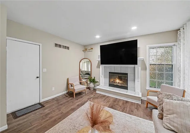 Photo 2 of Single family home for sale at 4927 Brockway St, Shawnee, KS 66226 | MLS# 2641661 | Listing updated on 2026-09-12