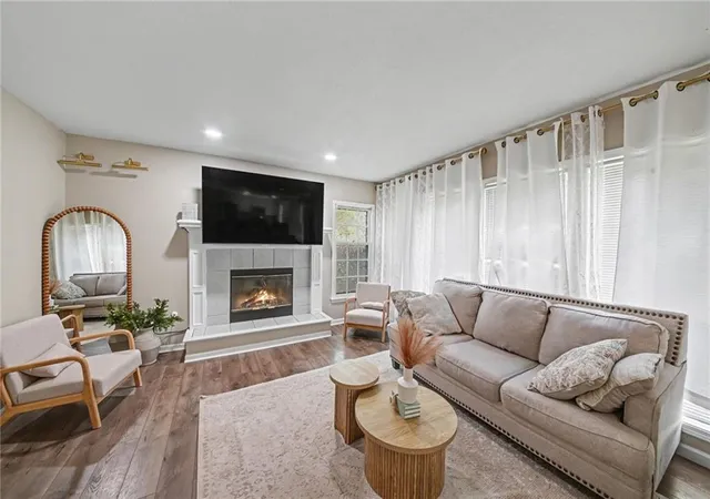 Photo 3 of Single family home for sale at 4927 Brockway St, Shawnee, KS 66226 | MLS# 2641661 | Listing updated on 2026-09-12