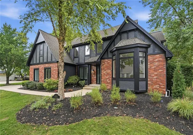 Photo 3 of Single family home for sale at 3353 W 129th Terrace, Leawood, KS 66209 | MLS# 2641667 | Listing updated on 2026-09-12