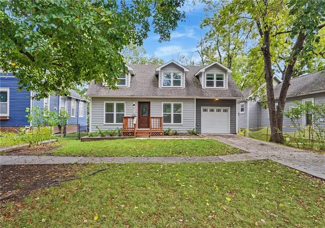 Photo 2 of Single family home for sale at 824 Indiana St, Lawrence, KS 66044 | MLS# 2641668 | Listing updated on 2026-09-12