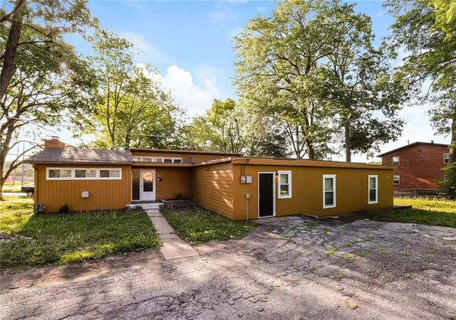 Single family home for sale at 7415 W 61st Street, Mission, KS 66202 | MLS# 2641672