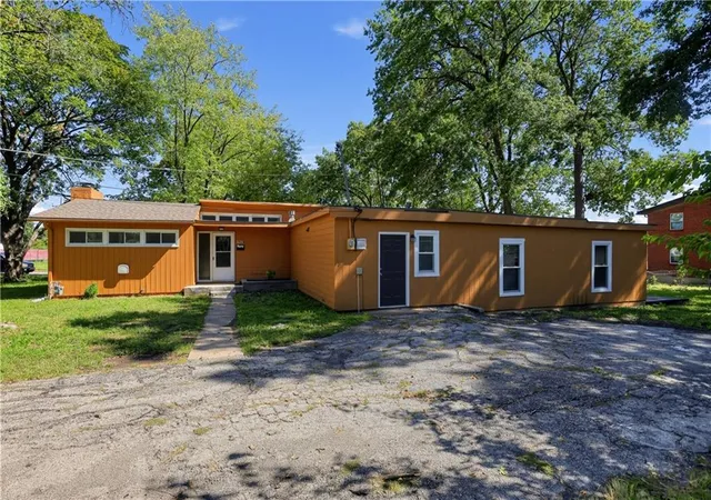 Photo 2 of Single family home for sale at 7415 W 61st Street, Mission, KS 66202 | MLS# 2641672 | Listing updated on 2026-10-05