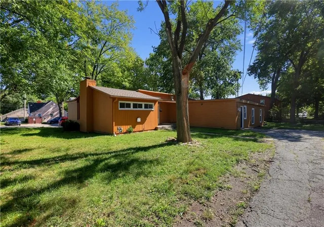 Photo 3 of Single family home for sale at 7415 W 61st Street, Mission, KS 66202 | MLS# 2641672 | Listing updated on 2026-10-05