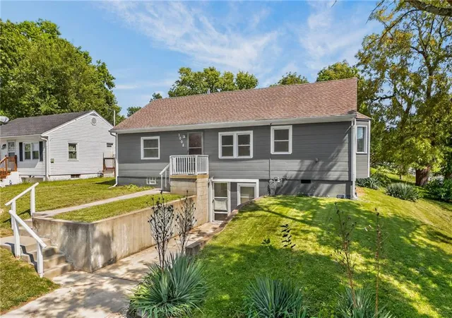 Photo 2 of Single family home for sale at 1008 N 14th Street, Leavenworth, KS 66048 | MLS# 2641675 | Listing updated on 2026-09-21