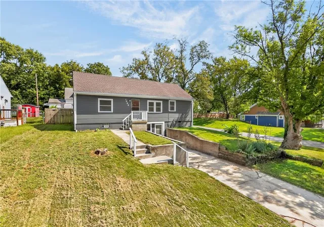 Photo 3 of Single family home for sale at 1008 N 14th Street, Leavenworth, KS 66048 | MLS# 2641675 | Listing updated on 2026-09-21