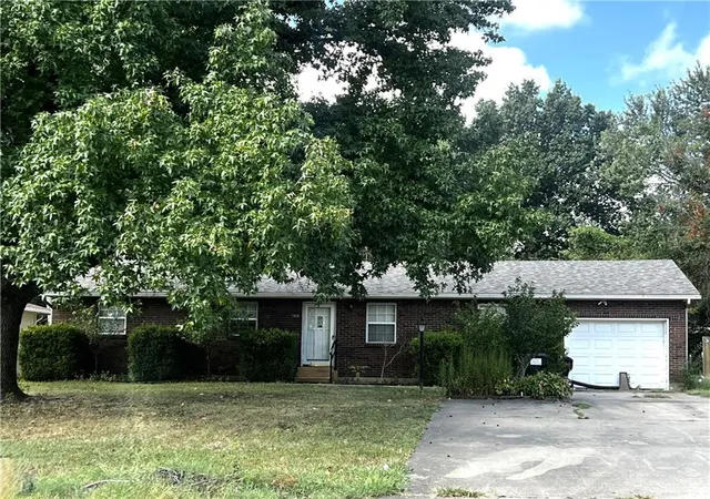 Photo 1 of Single family home for sale at 1809 N Washington St, Nevada, MO 64772 | MLS# 2641679 | Listing updated on 2026-10-08