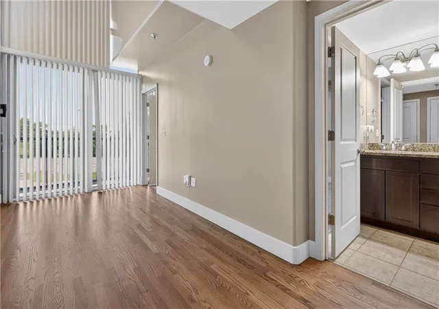 Photo 3 of Condo for sale at 600 Admiral Blvd #405, Kansas City, MO 64106 | MLS# 2641681 | Listing updated on 2026-09-22