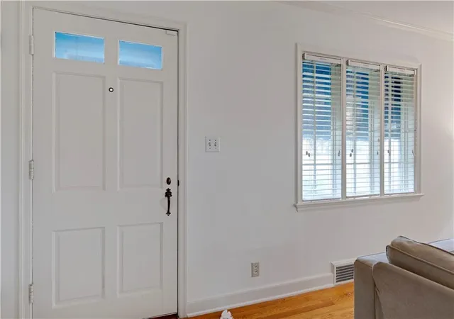 Photo 3 of Single family home for sale at 5315 Norwood St, Fairway, KS 66205 | MLS# 2641689 | Listing updated on 2026-10-30