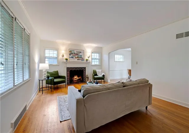 Photo 4 of Single family home for sale at 5315 Norwood St, Fairway, KS 66205 | MLS# 2641689 | Listing updated on 2026-10-30