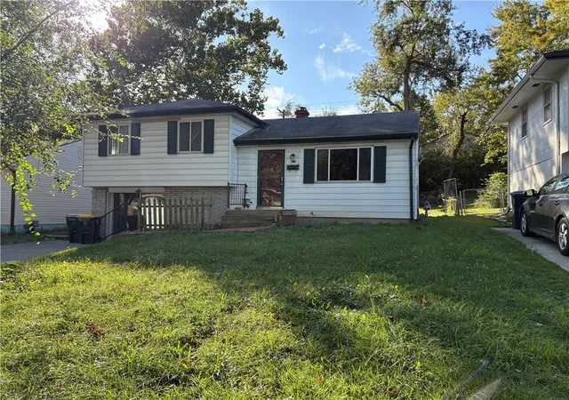 Photo 2 of Single family home for sale at 4724 N Bristol Ave, Kansas City, MO 64117 | MLS# 2641690 | Listing updated on 2026-10-22