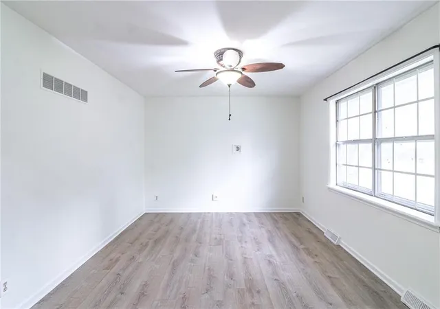 Photo 3 of Single family home for sale at 1315 Se Alice St, Blue Springs, MO 64014 | MLS# 2641697 | Listing updated on 2026-09-19