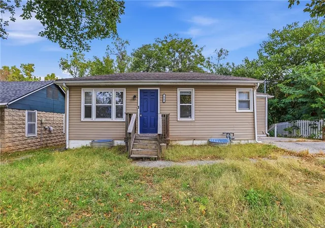 Single family home for sale at 179 Novak St, Sugar Creek, MO 64054 | MLS# 2641700