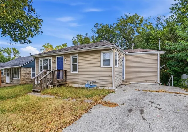 Photo 1 of Single family home for sale at 179 Novak St, Sugar Creek, MO 64054 | MLS# 2641700 | Listing updated on 2026-10-20