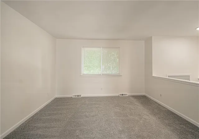 Photo 3 of Single family home for sale at 709 S Oak St, Gardner, KS 66030 | MLS# 2641702 | Listing updated on 2026-10-02