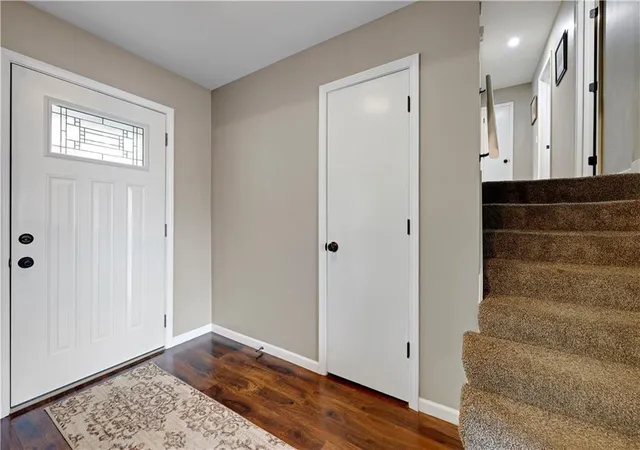 Photo 4 of Single family home for sale at 724 Valerie Ln, Gardner, KS 66030 | MLS# 2641703 | Listing updated on 2026-09-28